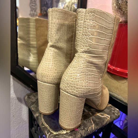 Chinese Laundry Koraline cream bootie Size 8.5 - Picture 3 of 8